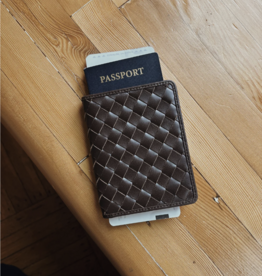 Este Passport Holder