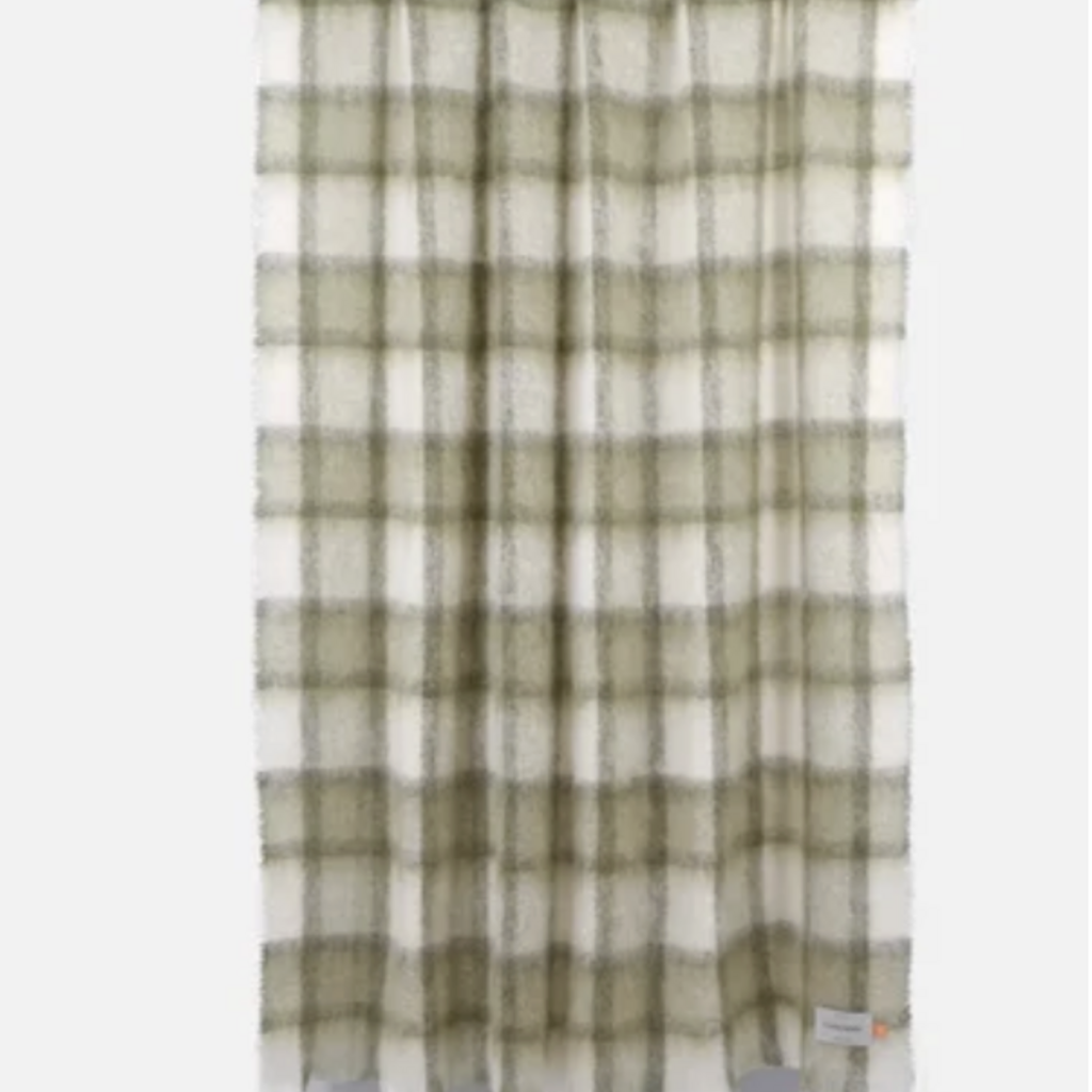 Drumin Throw 54" x 72"