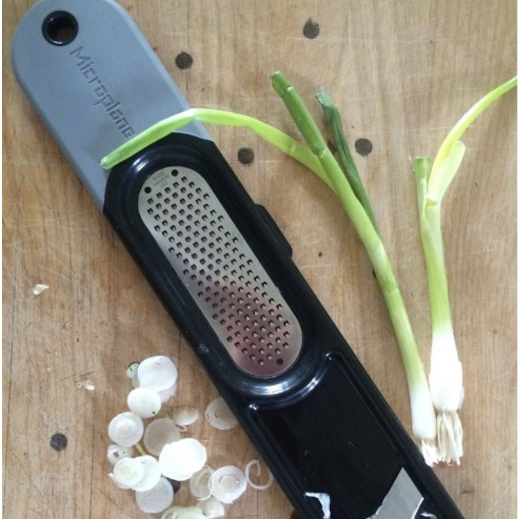 MICROPLANE MICROPLANE 3-In-1 Ginger Grater Tool - Black/Grey