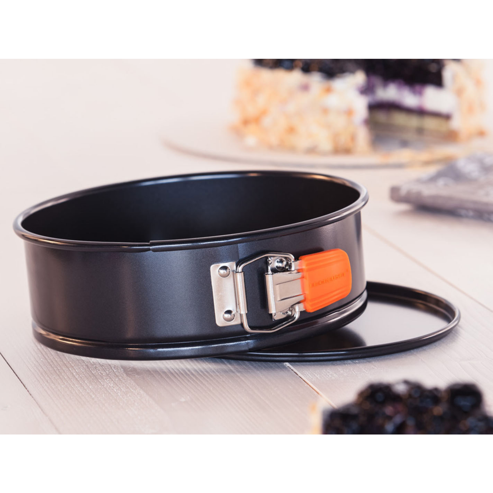 LE CREUSET LE CREUSET Non Stick Springform Pan - 26cm