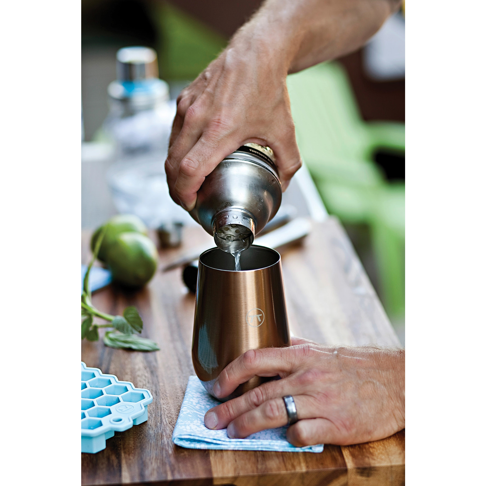 FOX RUN FOX RUN Martini Cocktail Recipe Shaker