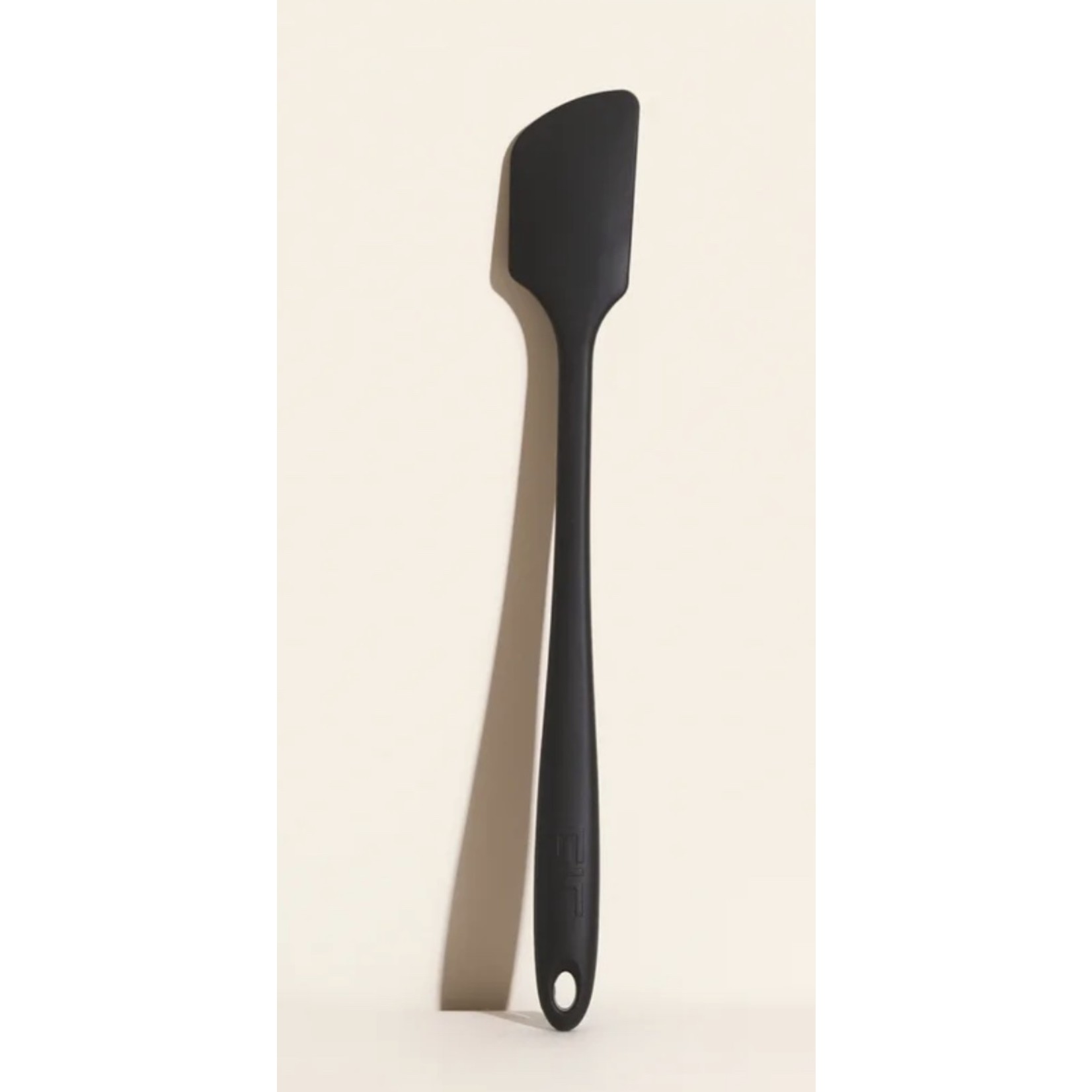https://cdn.shoplightspeed.com/shops/635701/files/43945977/1652x1652x2/get-it-right-gir-skinny-spatula.jpg