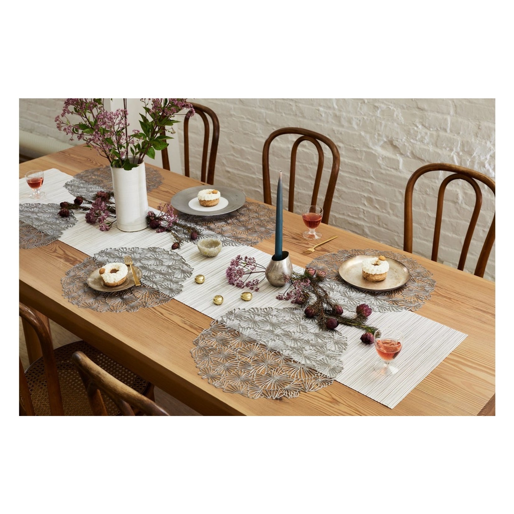 CHILEWICH CHILEWICH Round Pressed Daisy Black