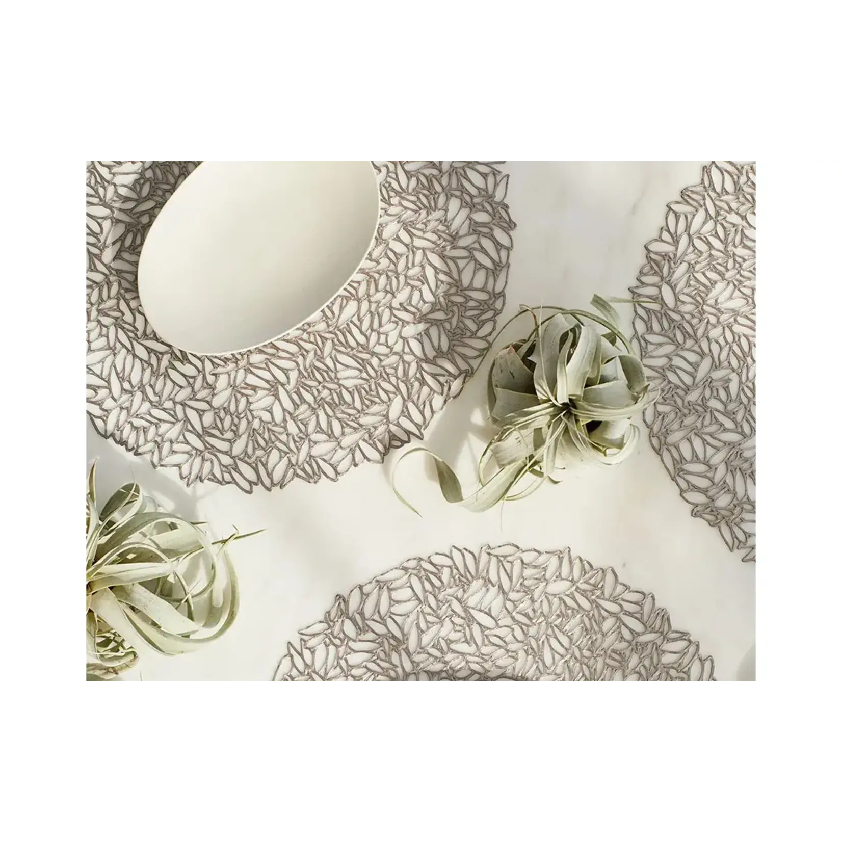 CHILEWICH CHILEWICH Round Petal Placemat - Champagne