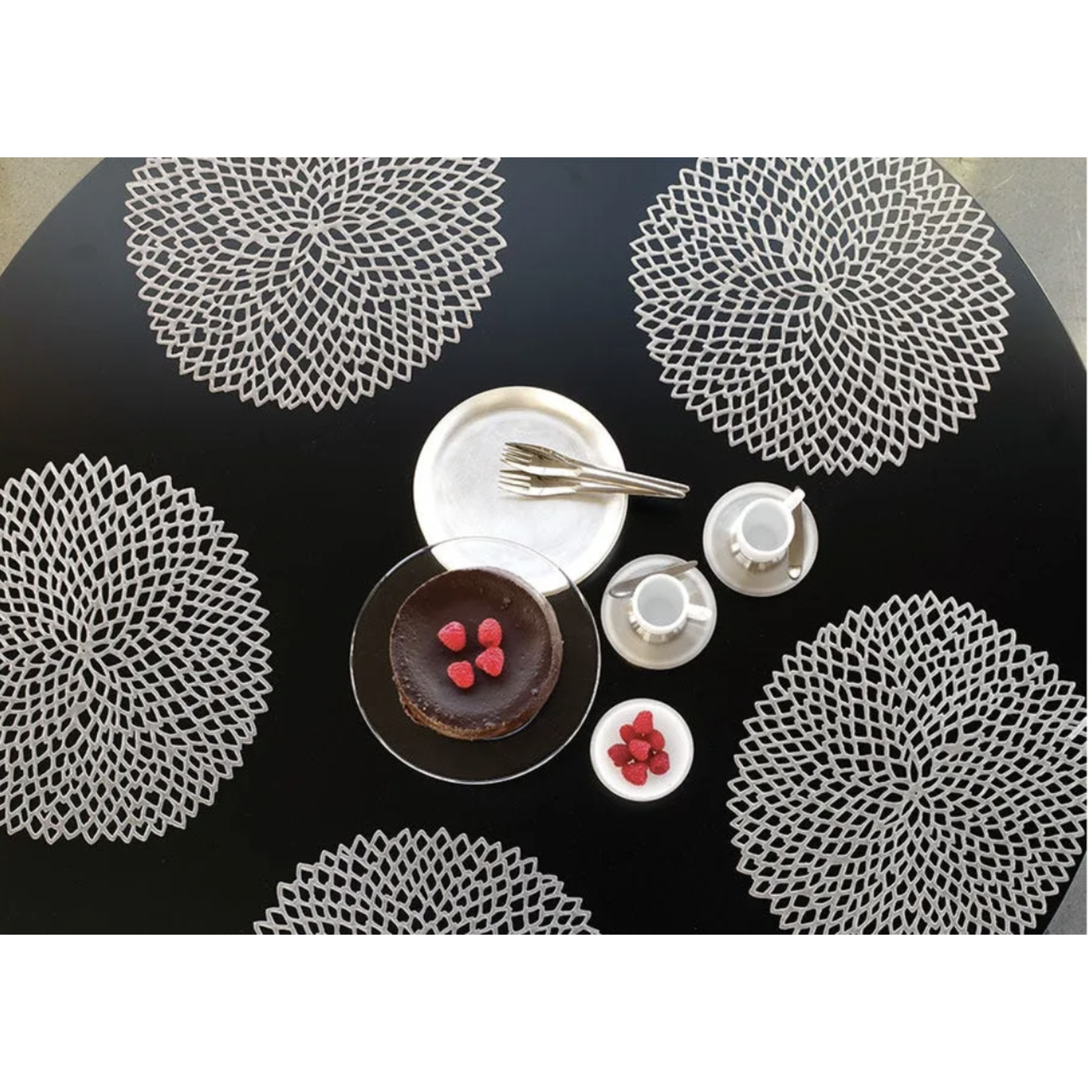 CHILEWICH CHILEWICH Dahlia Placemat - Gunmetal