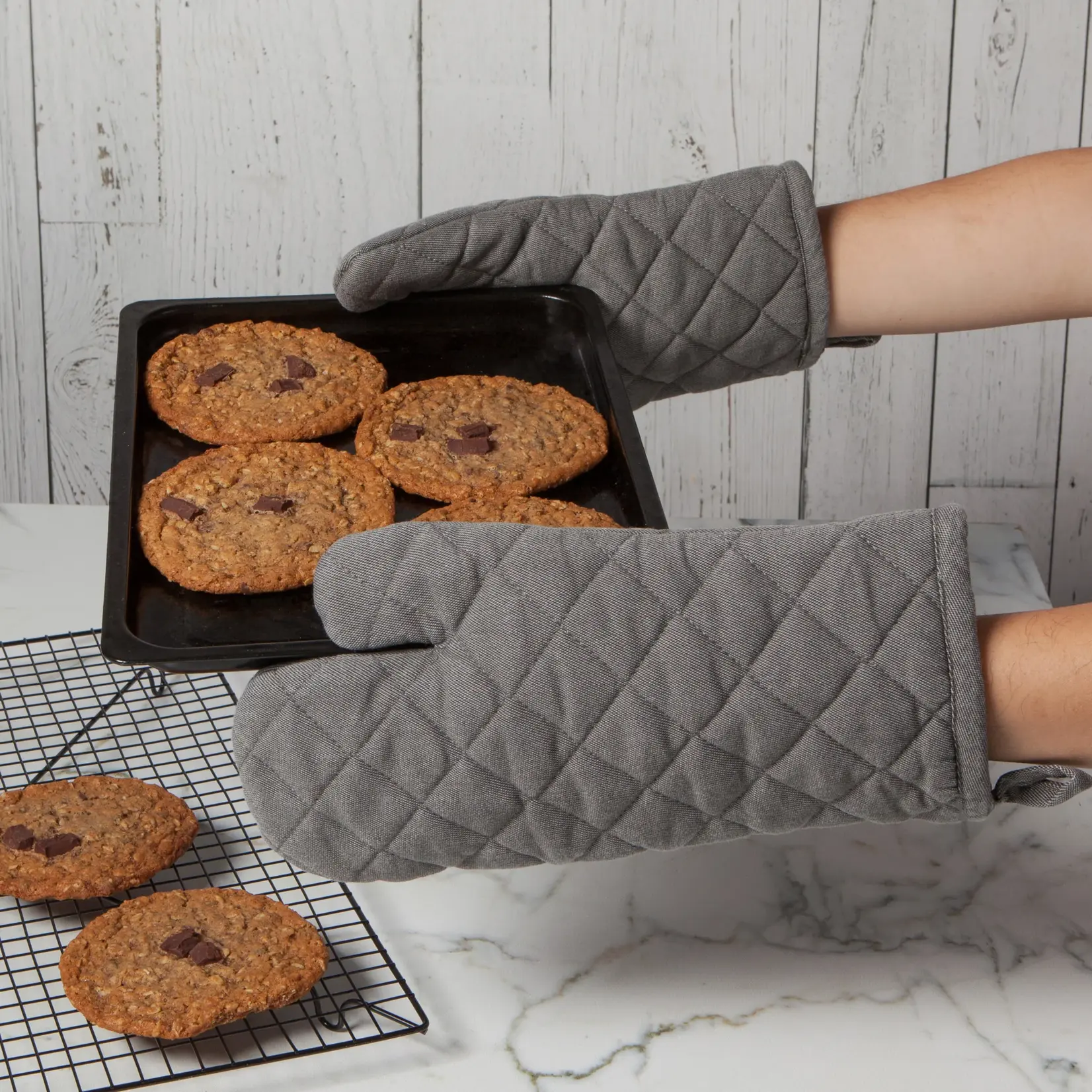 HEIRLOOM HEIRLOOM Stonewash Oven Mitt - Shadow