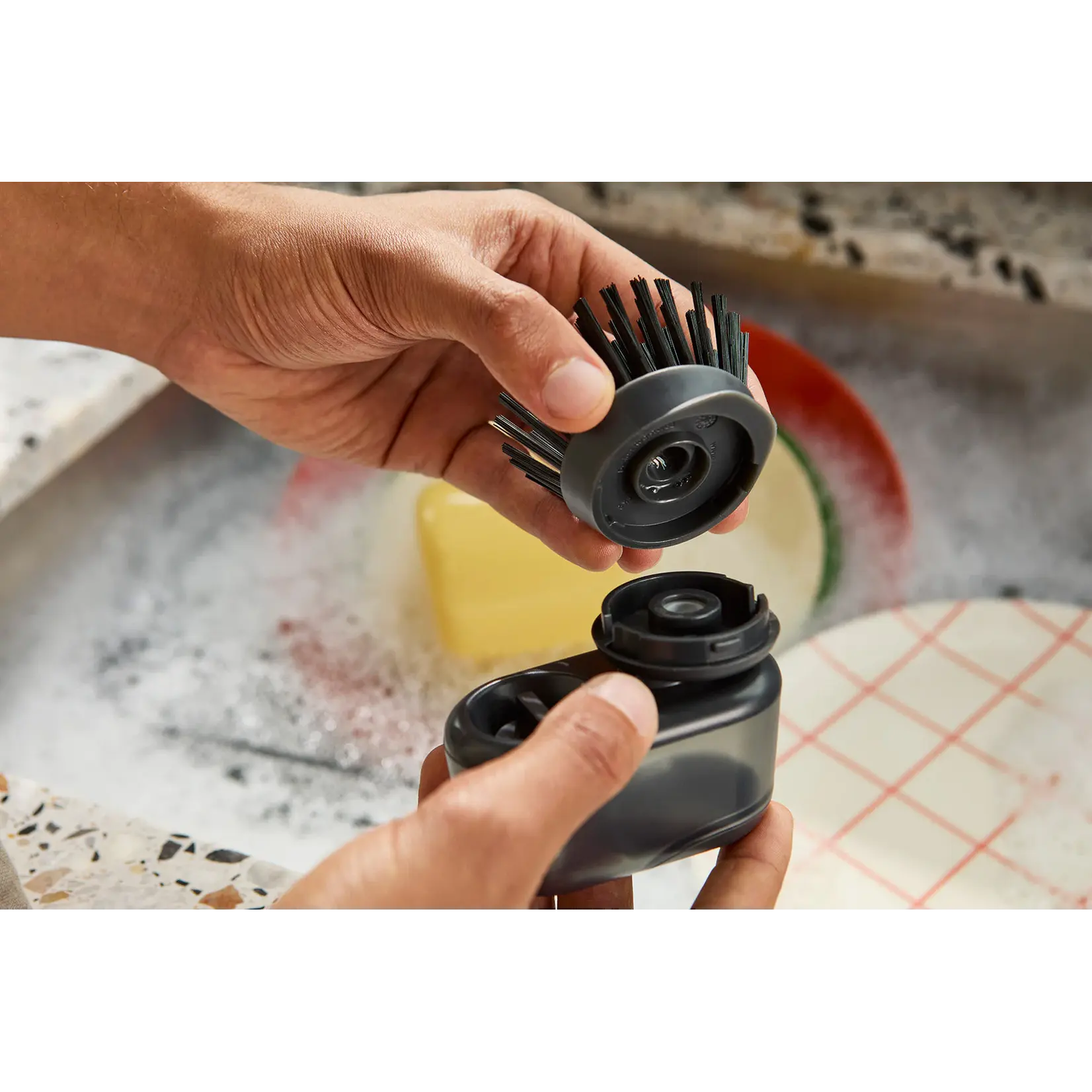 JOSEPH JOSEPH JOSEPH JOSEPH SINKTECH Soap Dispensing Palm Dish Brush