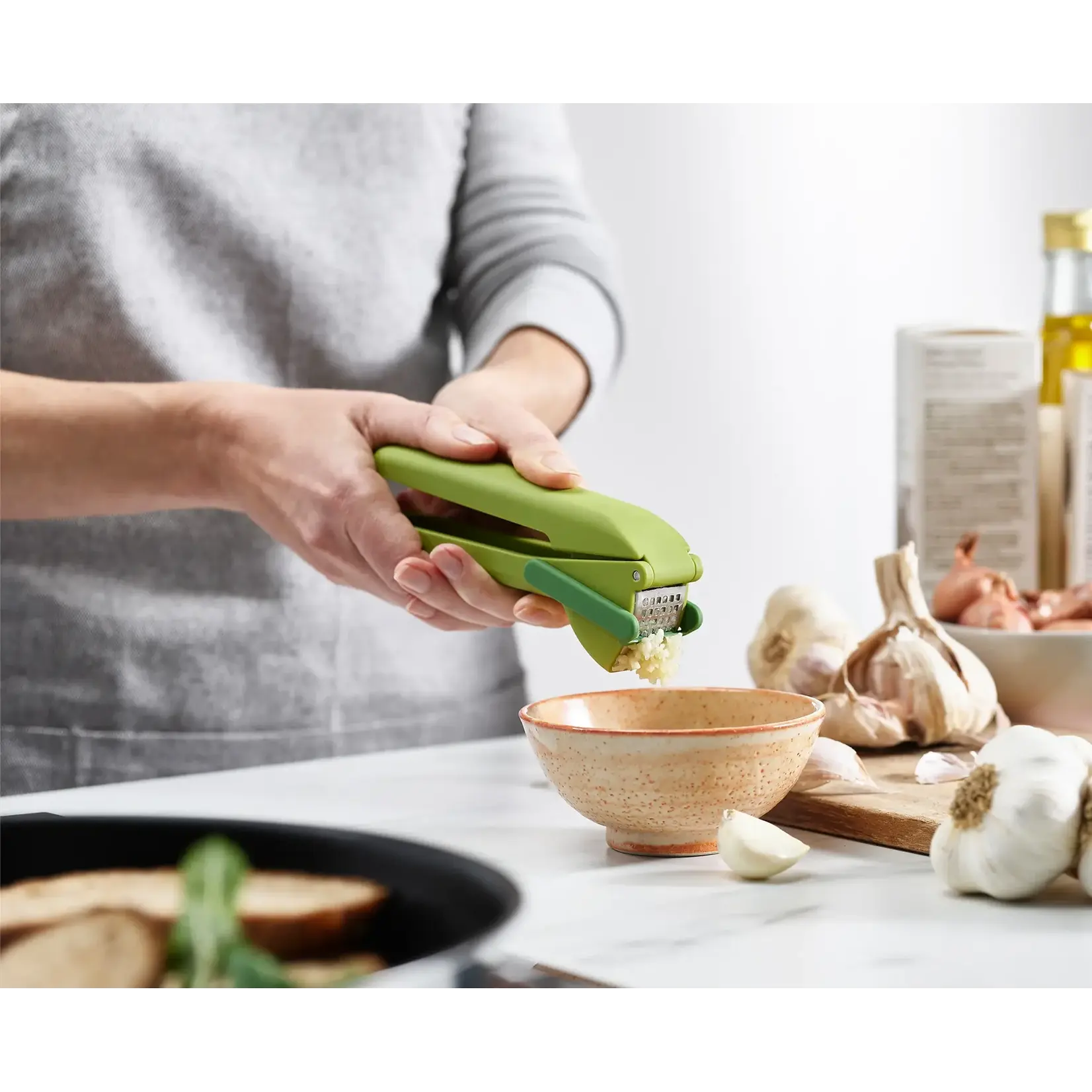 JOSEPH JOSEPH JOSEPH JOSEPH CleanForce Garlic Press