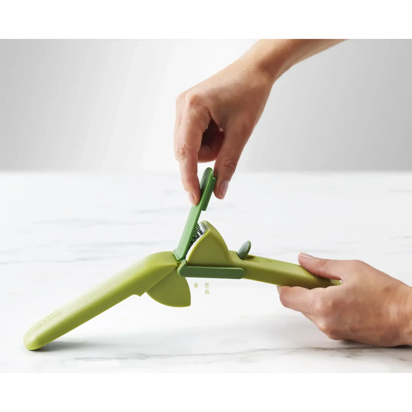 JOSEPH JOSEPH JOSEPH JOSEPH CleanForce Garlic Press