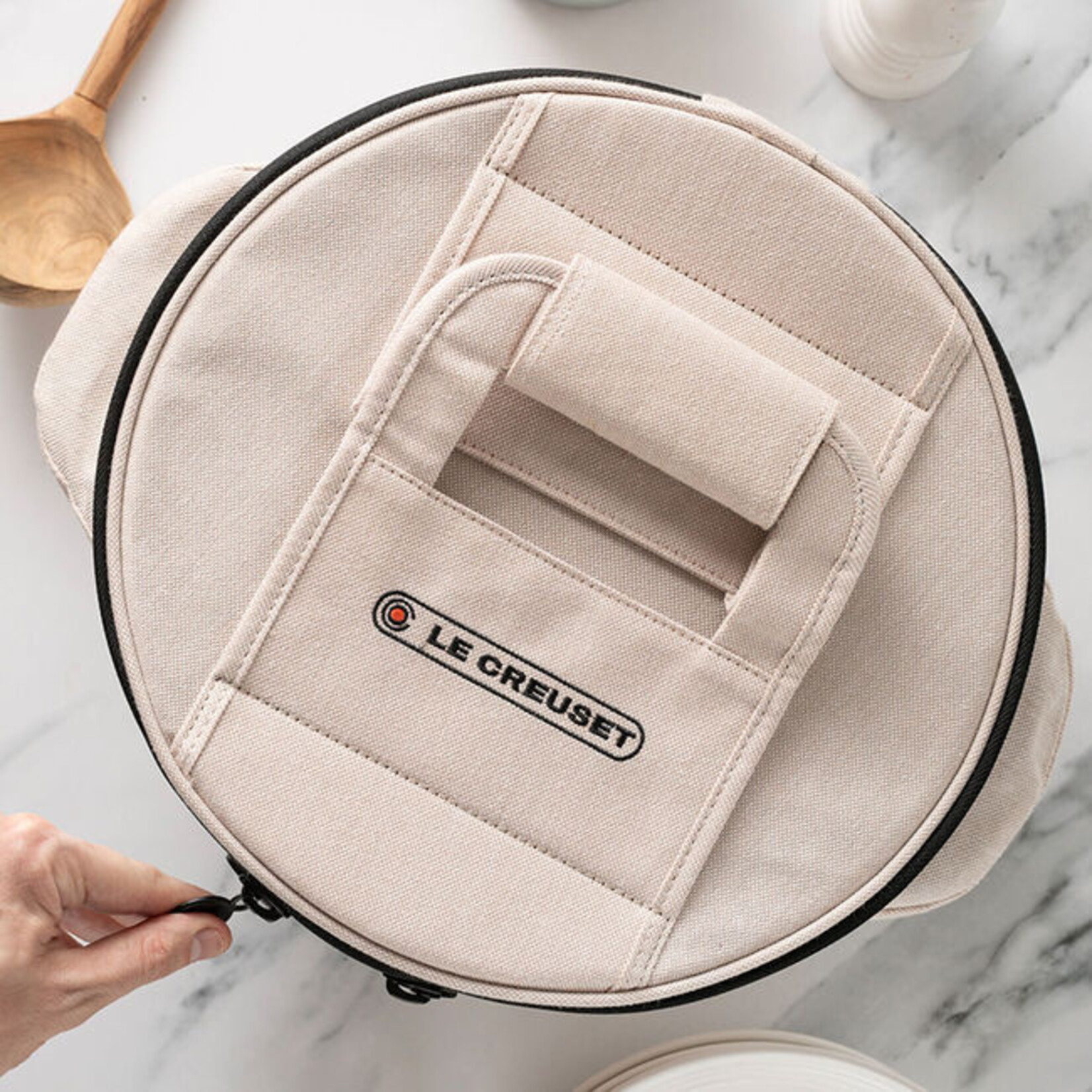 LE CREUSET LE CREUSET Round Dutch Oven Tote Bag - Ecru