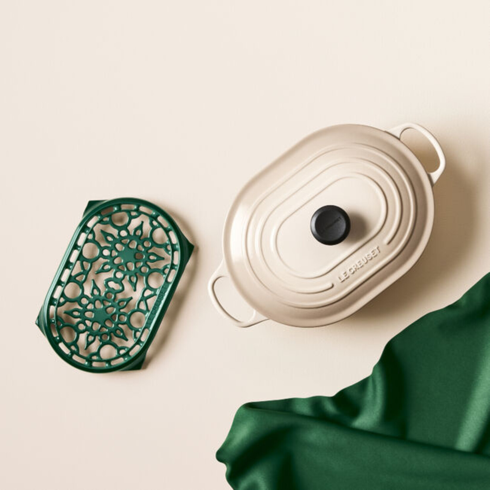 LE CREUSET LE CREUSET Cast Iron Oval Trivet 27cm