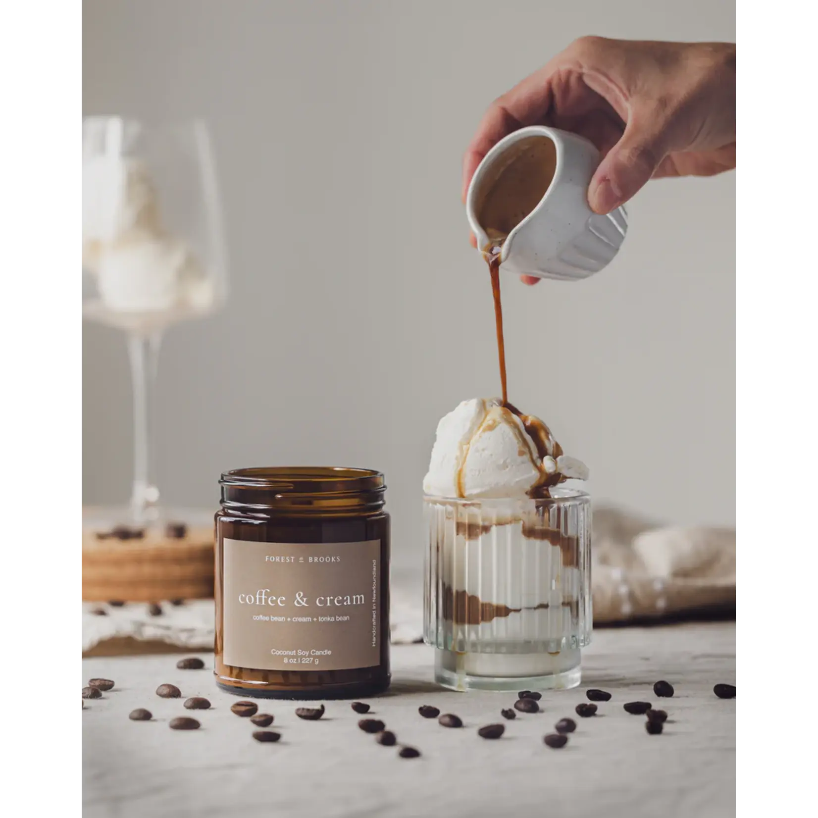 FOREST & BROOKS FOREST & BROOKS Coffee & Cream - Wooden Wick 8oz Candle