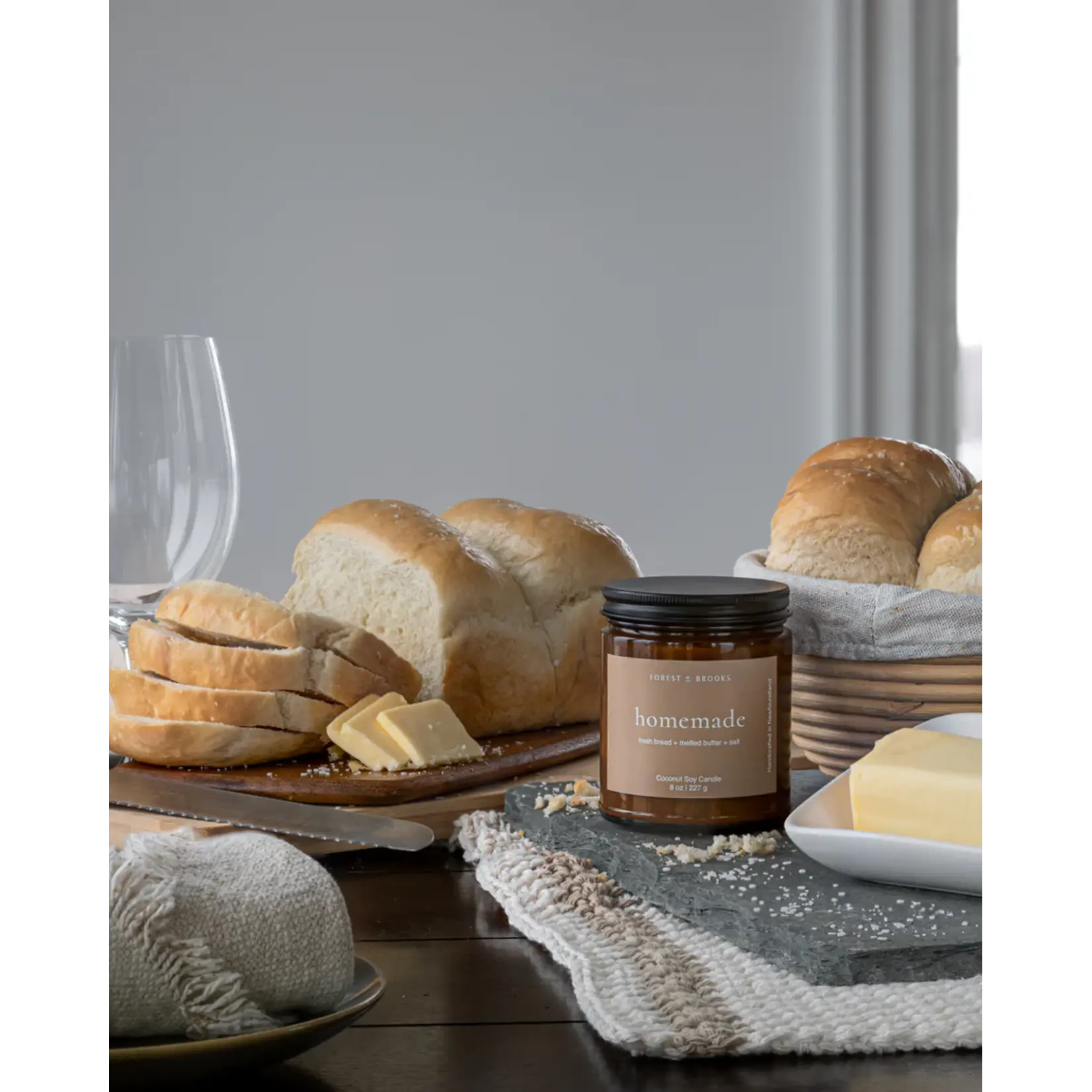 FOREST & BROOKS FOREST & BROOKS Pomodoro & Basil - Wooden Wick 8oz Candle
