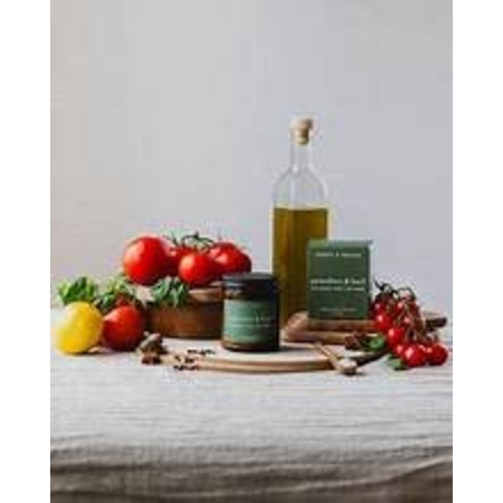 FOREST & BROOKS FOREST & BROOKS Pomodoro & Basil - Wooden Wick 8oz Candle