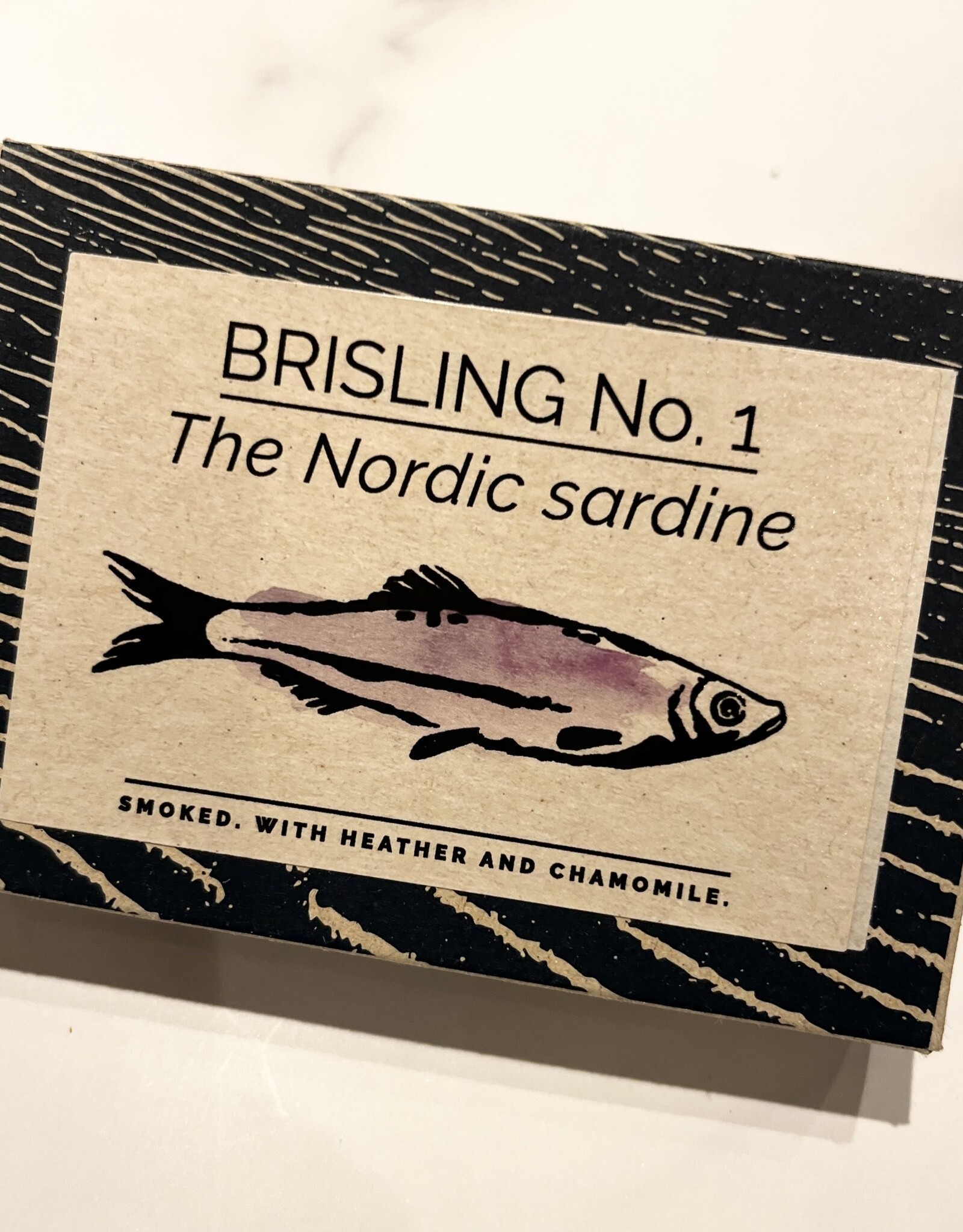 Fangst Brisling No. 1 "The Nordic Sardine" Baltic Sea Sprat Smoked w/Heather & Chamomile CONSERVAS