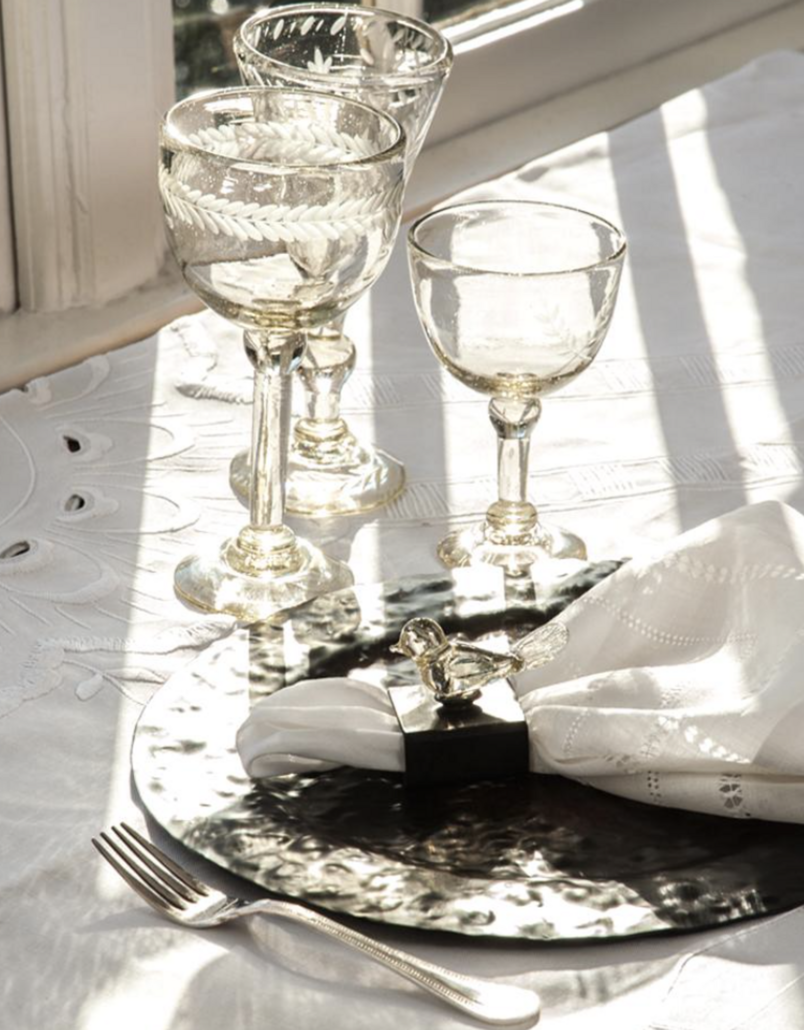 Vino Blanco Goblet w/ Laurel Etching