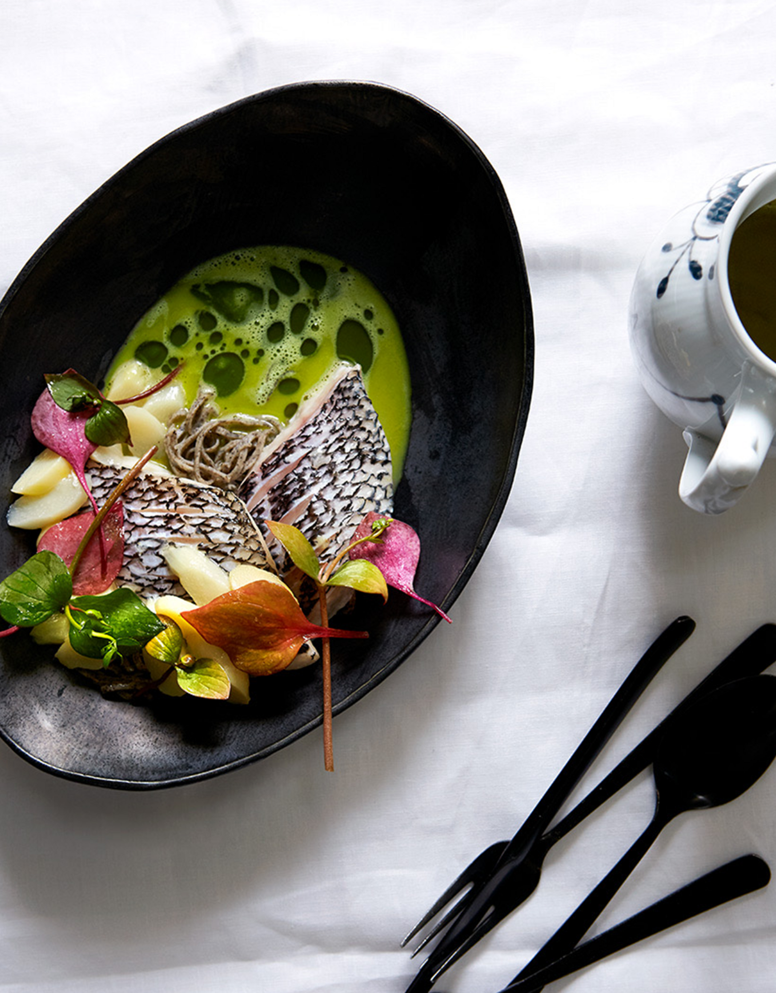 Bare Oval Bowl, Mussel