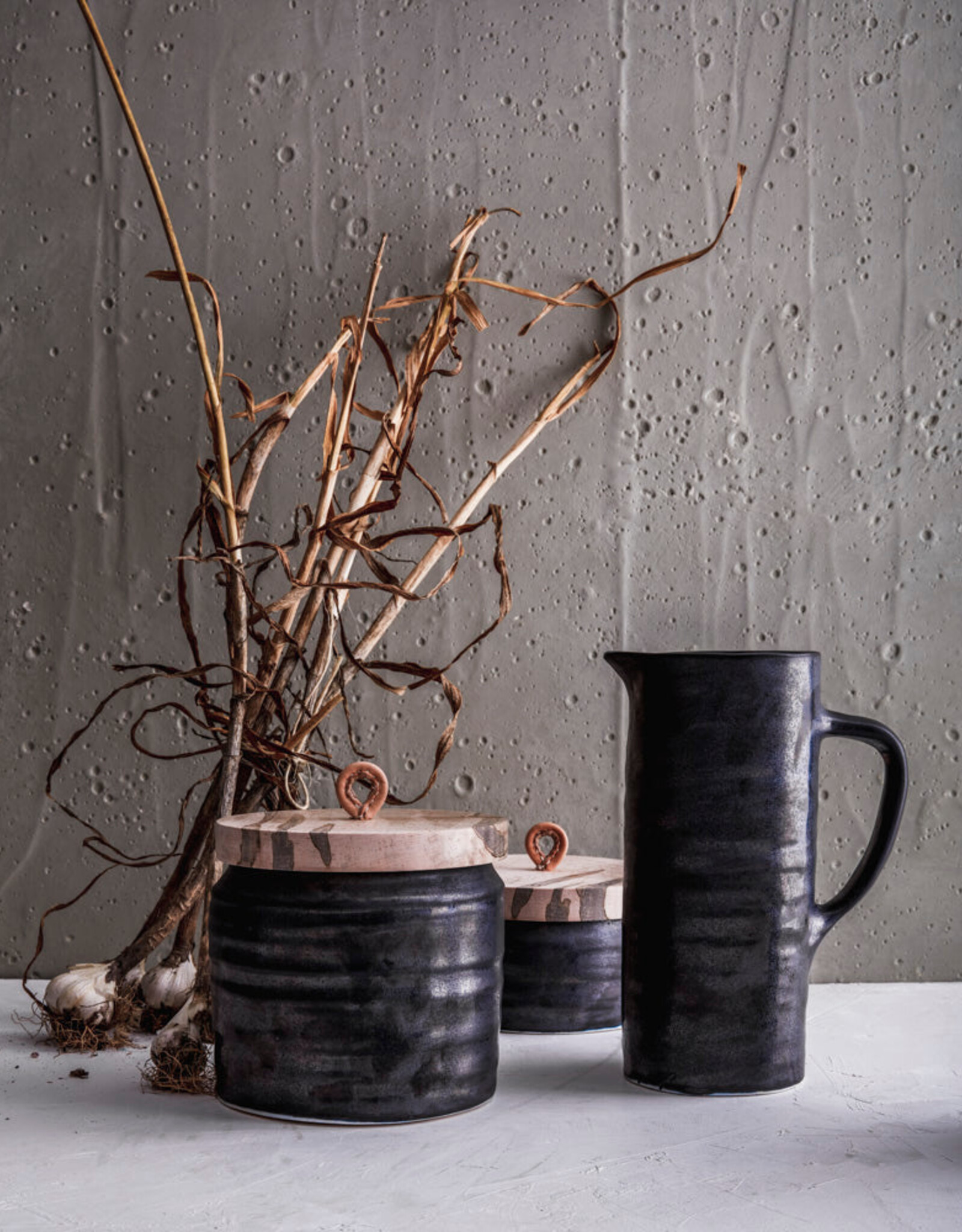 Bare Pitcher, Mussel