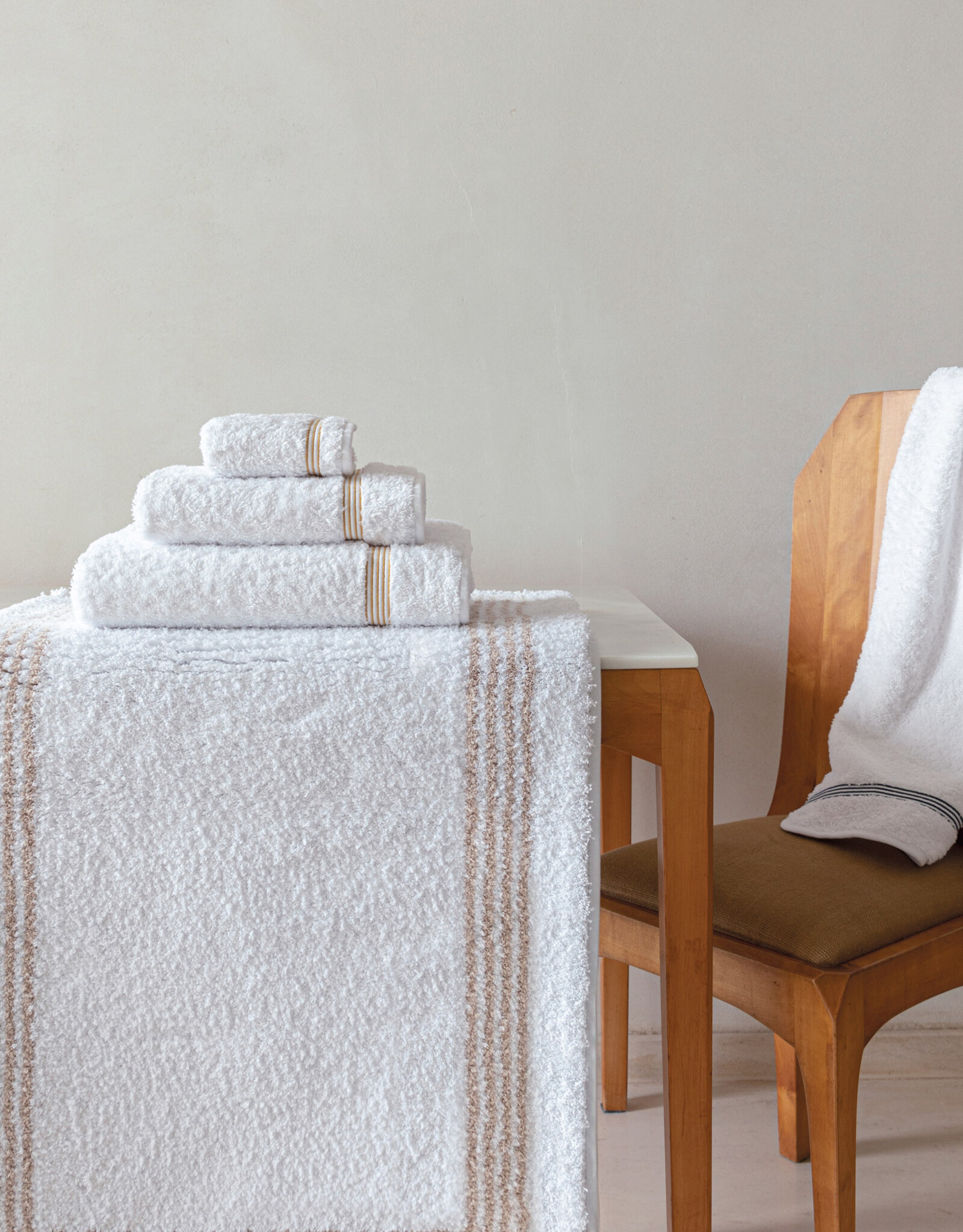 Bourdon Washcloth, White/Gold 12x12 (L)