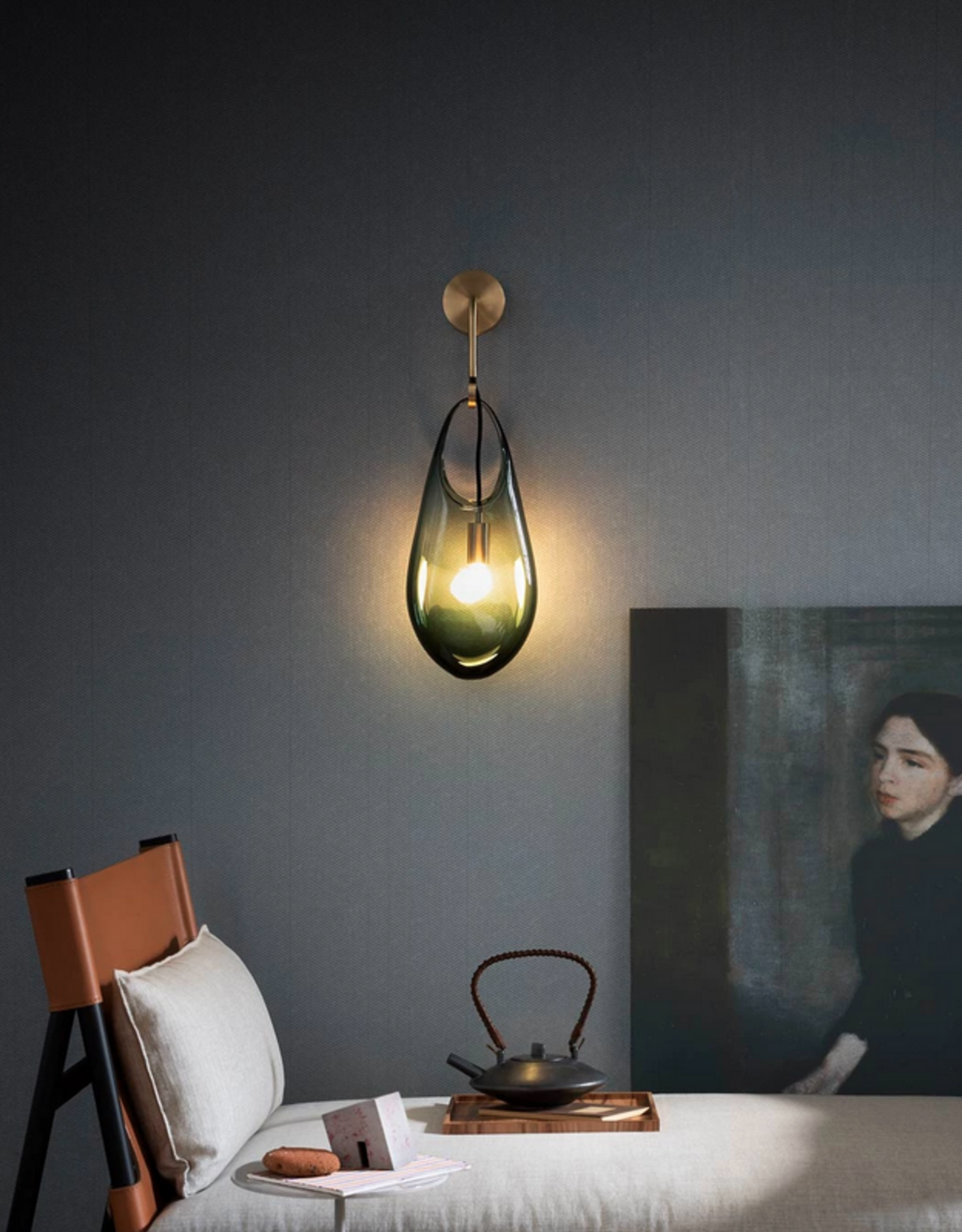 Hold Sconce 18" Smoke