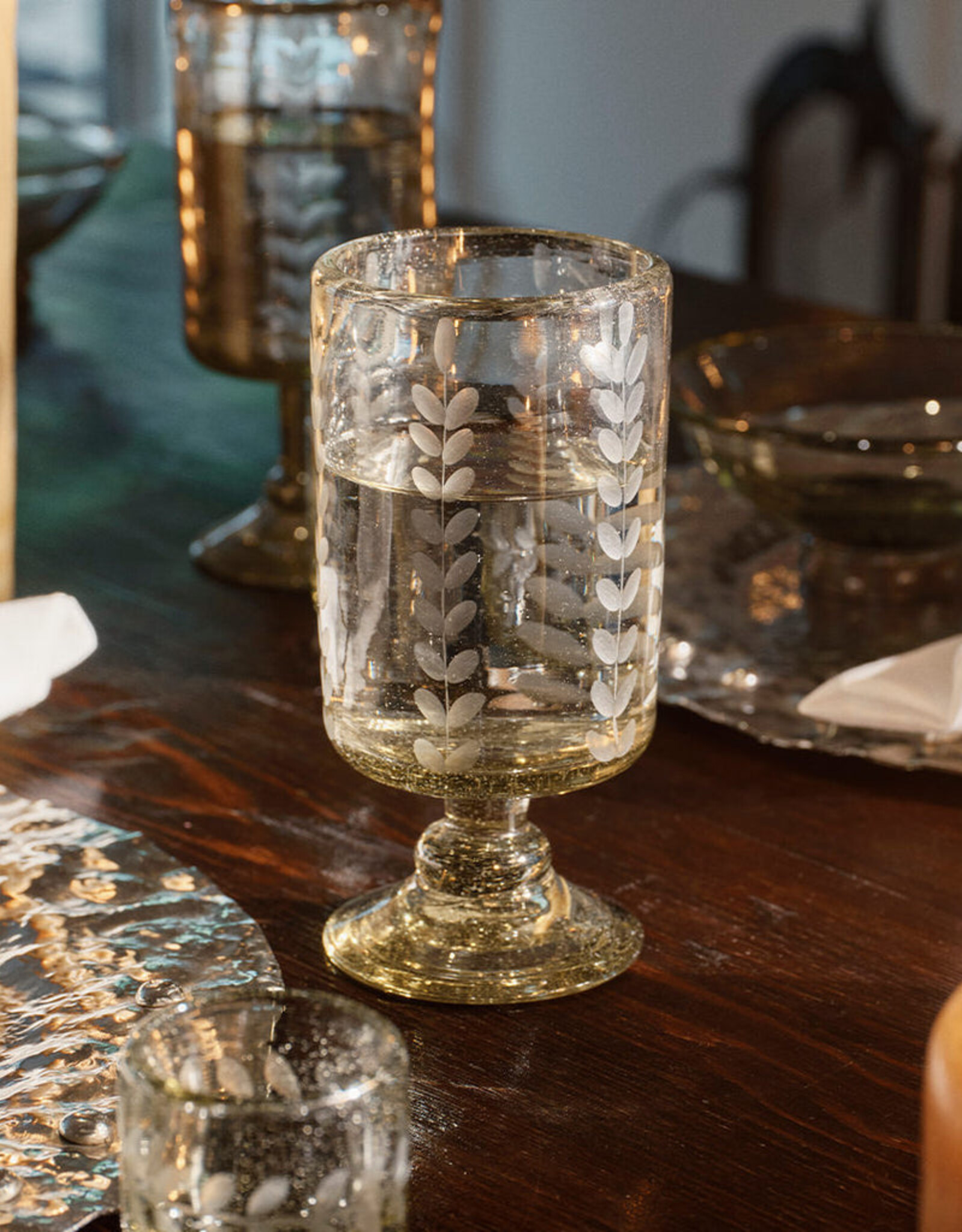 Vidrio d' Laurel Stemware