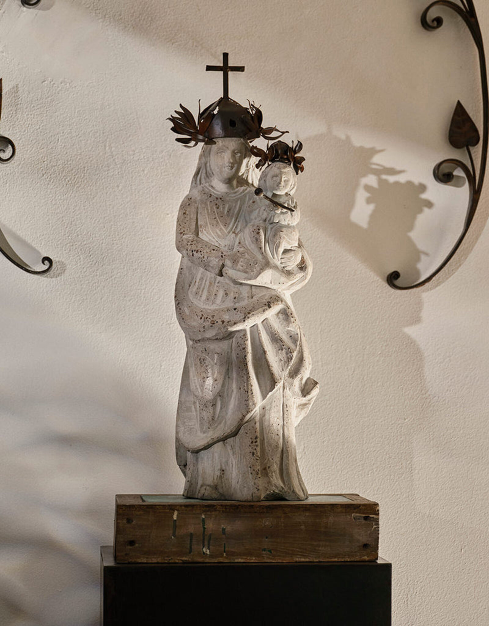 D'Familia Mother & Child Sculpture