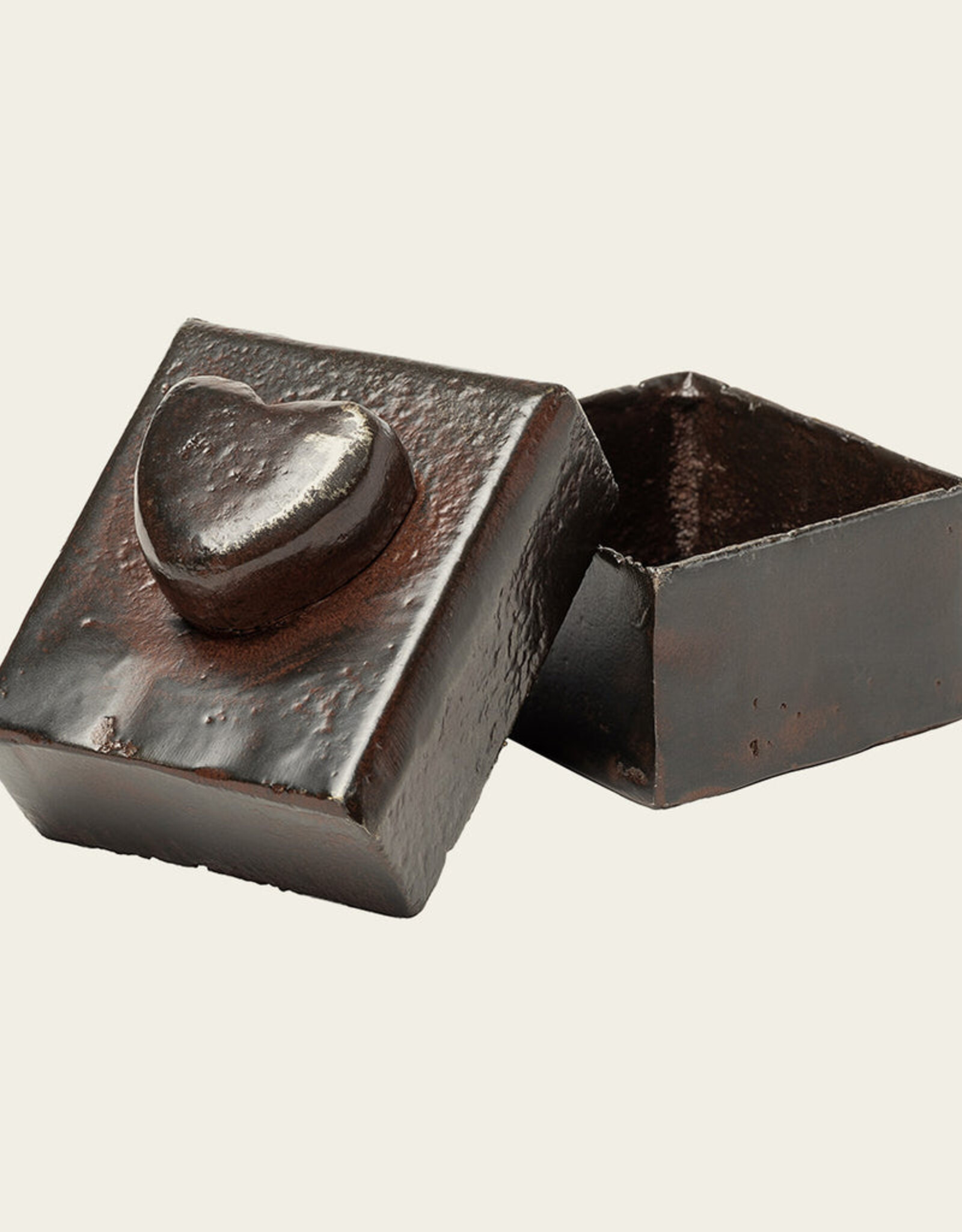 El Corazon Box W/ Heart Wax Cast Iron On Lid