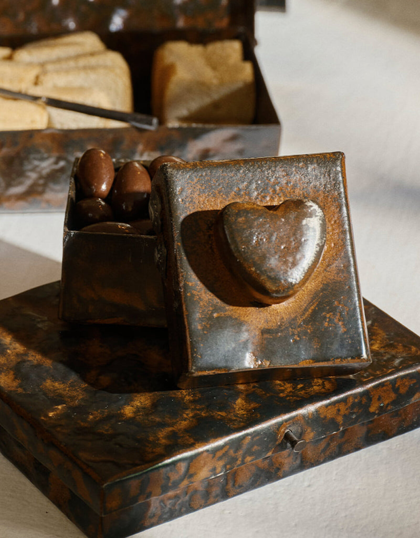 El Corazon Box W/ Heart Wax Cast Iron On Lid