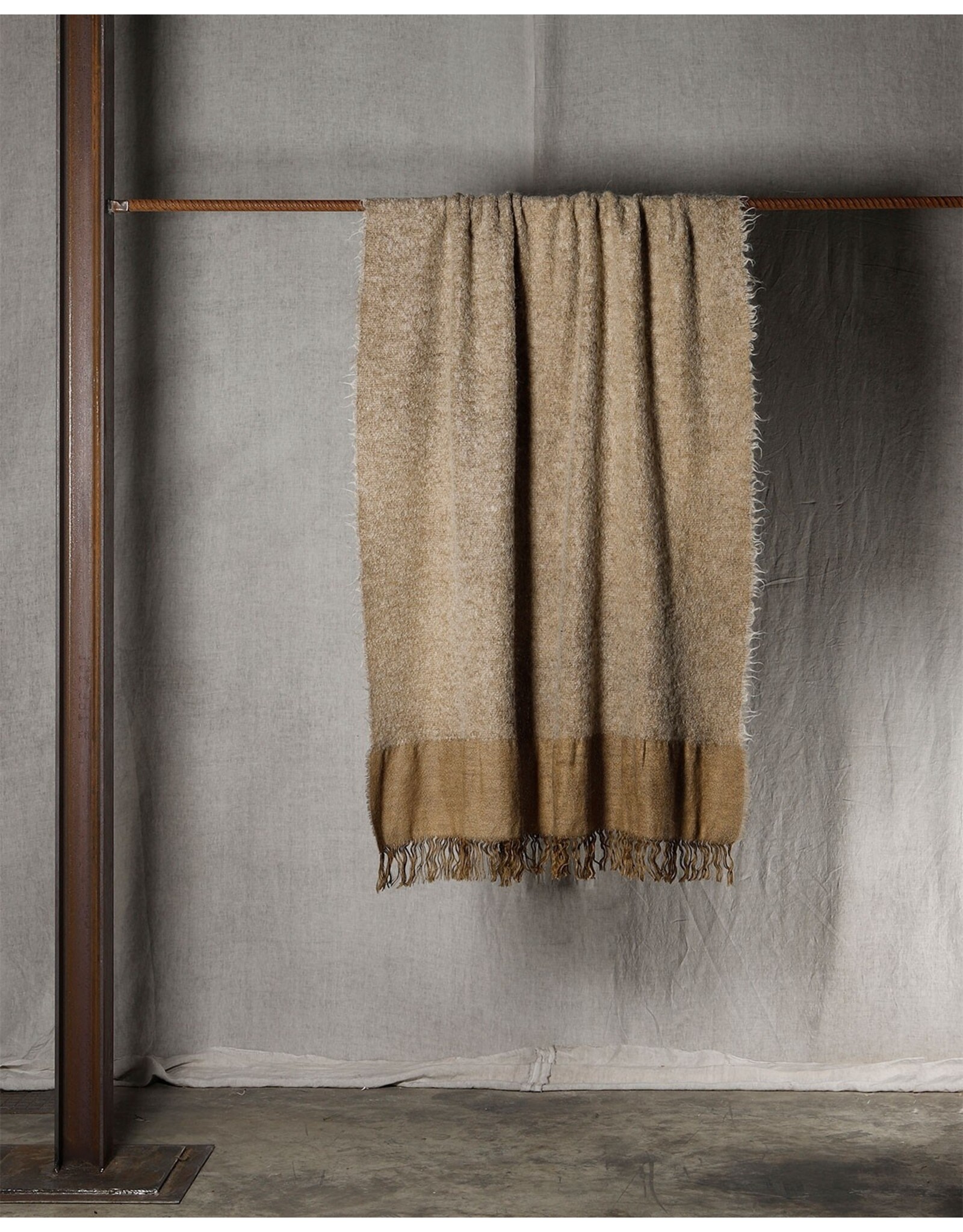 House of Lyria Rovere Throw, 75 x 47