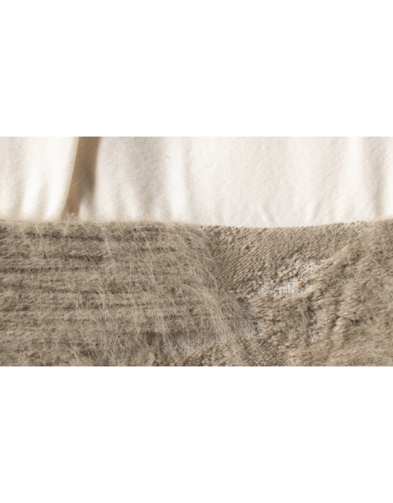 House of Lyria Nimmia Pillow, White & Moss, 24 x 24