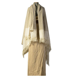 House of Lyria Hela Throw, D2 Col.1