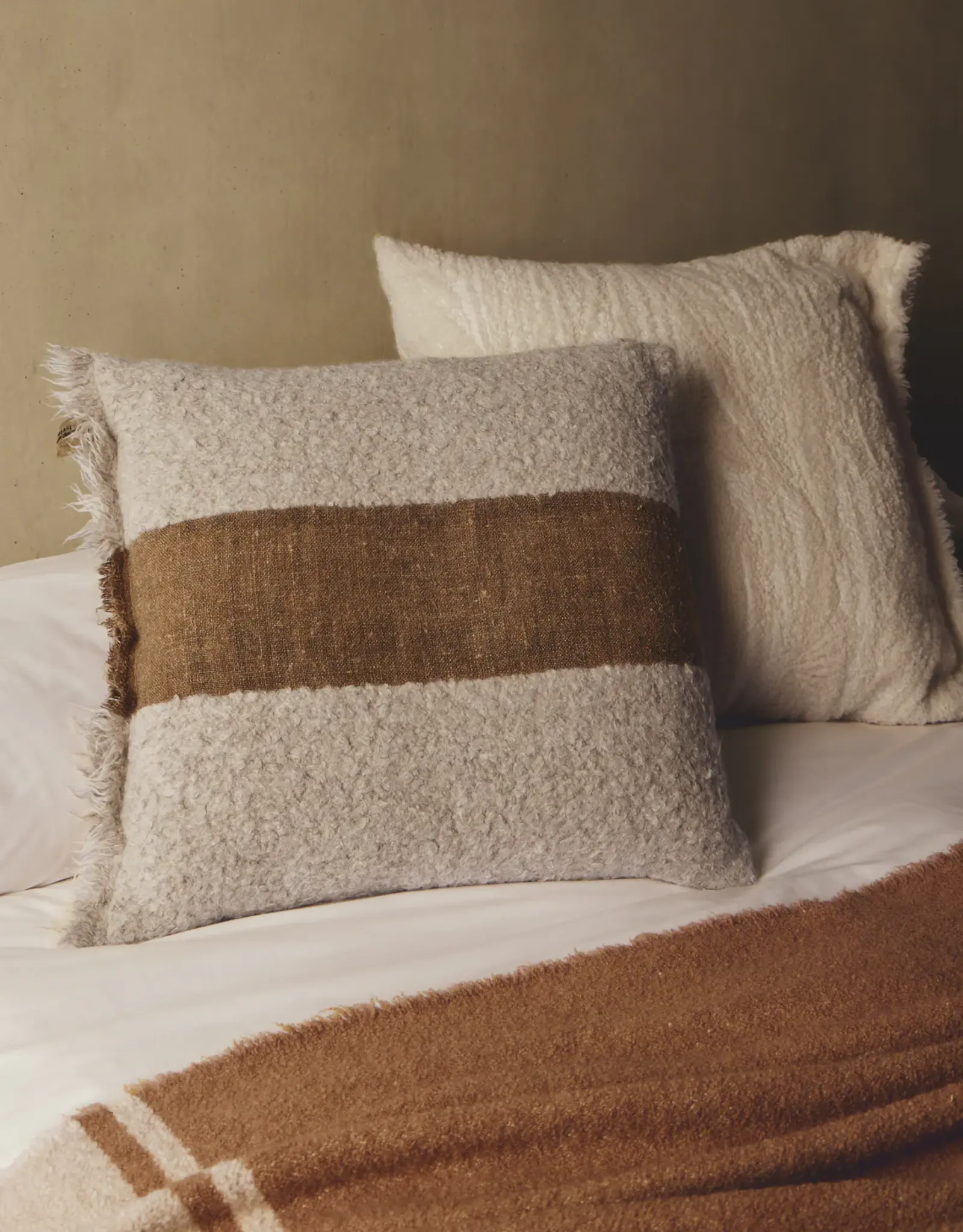 House of Lyria Cimide Pillow, 22x22