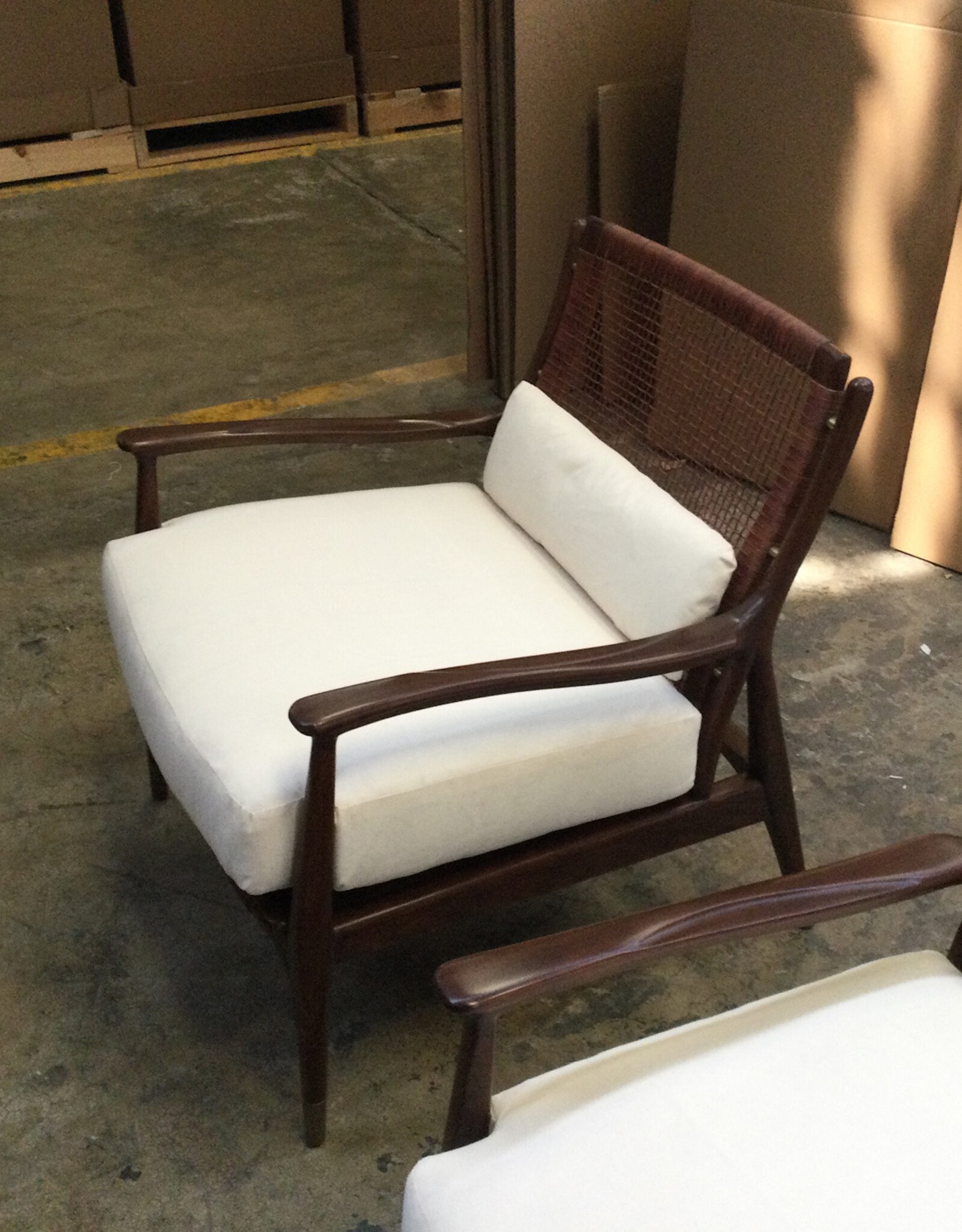 Bans Chair, Dark Distressed