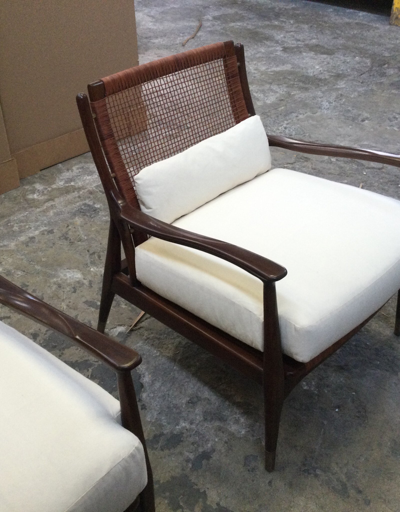 Bans Chair, Dark Distressed