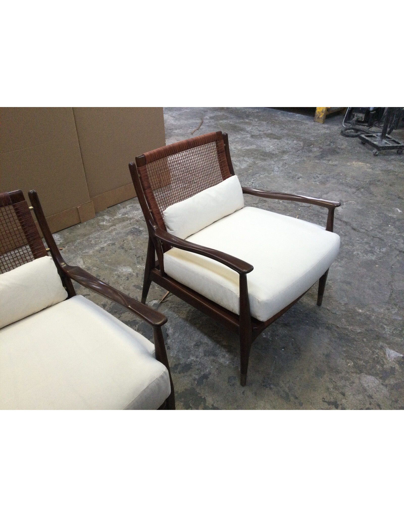 Bans Chair, Dark Distressed