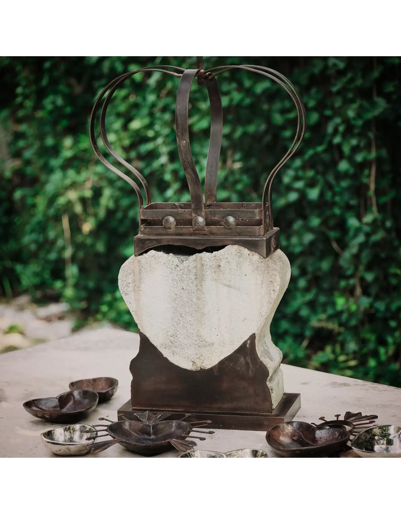 Lealtad Con Corazon Sculpture