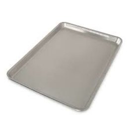 Nordic Ware Baker's Half Sheet Pan, Rimmed, 18x13 ciw