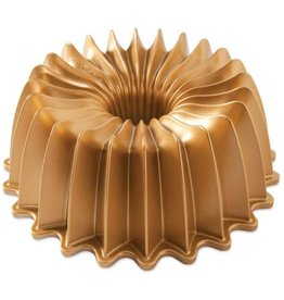 Nordic Ware Brilliance Bundt Pan, Gold, 10 cup