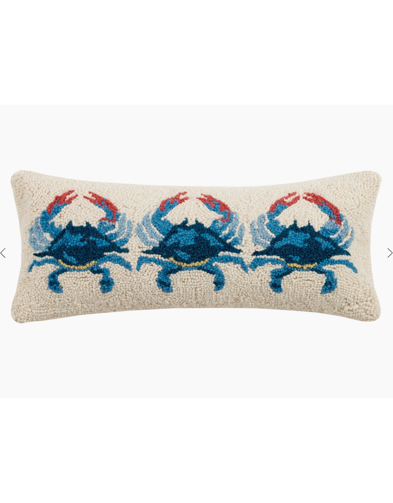 3 Blue Crabs Hooked Pillow, 20x8