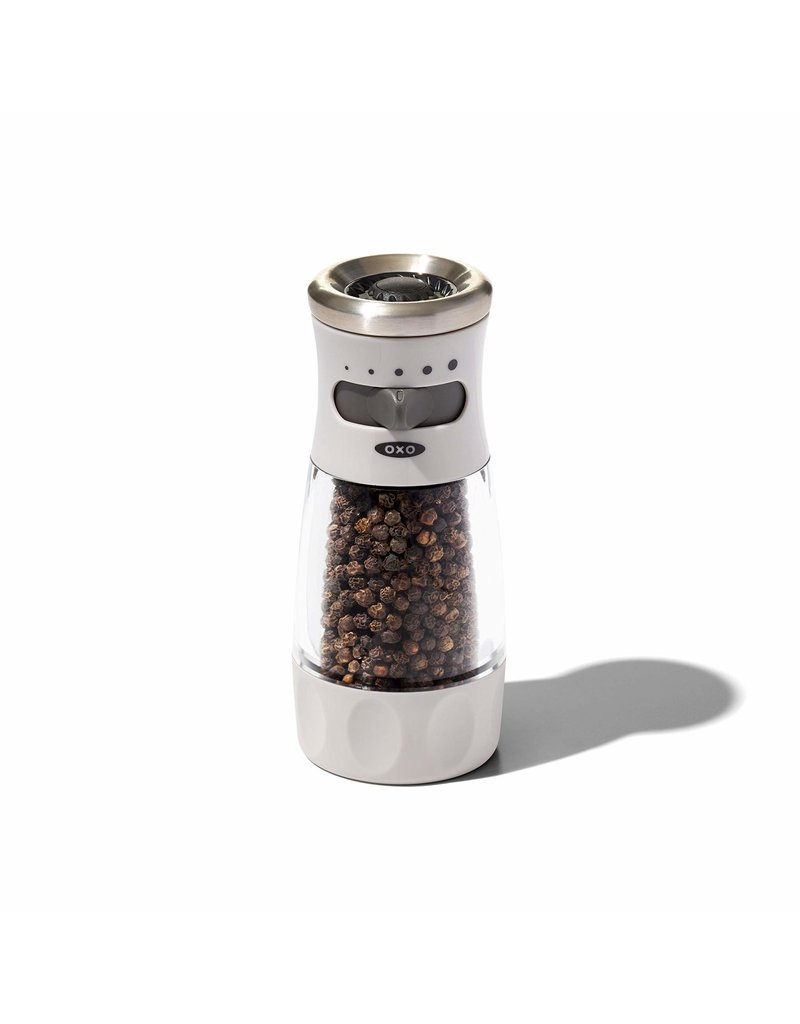 OXO Good Grips Contoured Mess-Free Pepper Grinder/Mill ciw