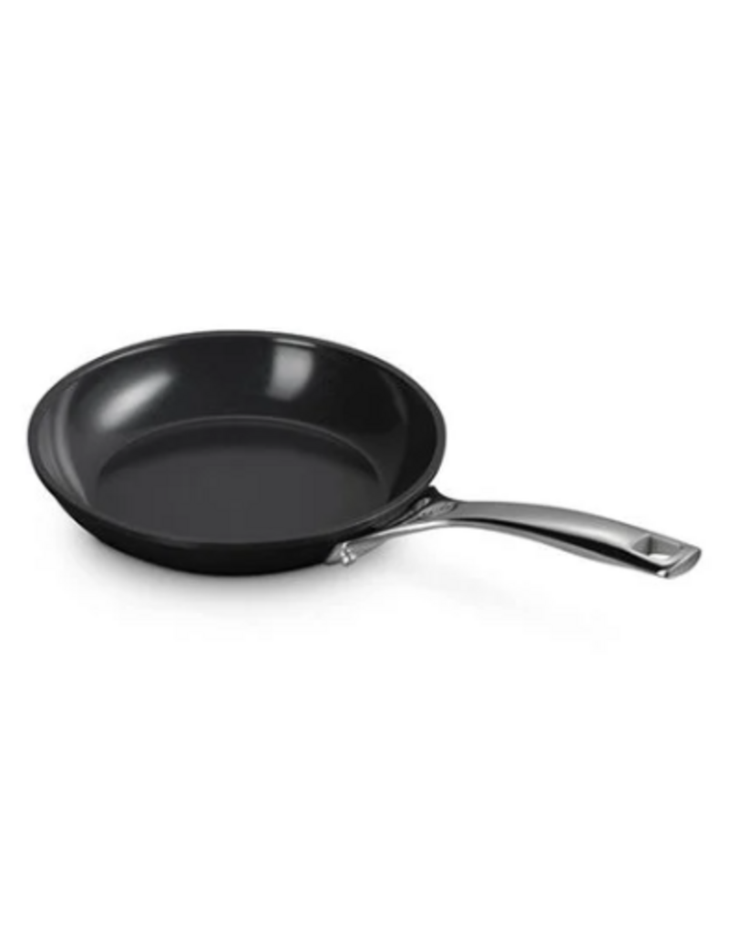 Le Creuset Essential Nonstick CERAMIC Fry Pan, 8"