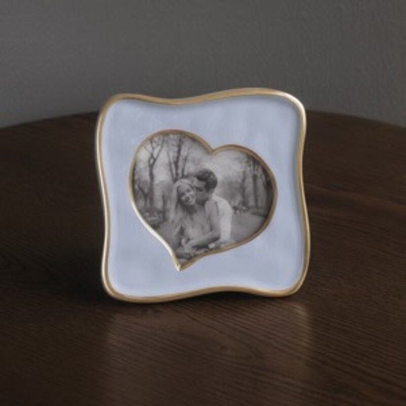 Beatriz Ball Frame ENCANTO Curved Heart 5 x 5 (periwinkle)
