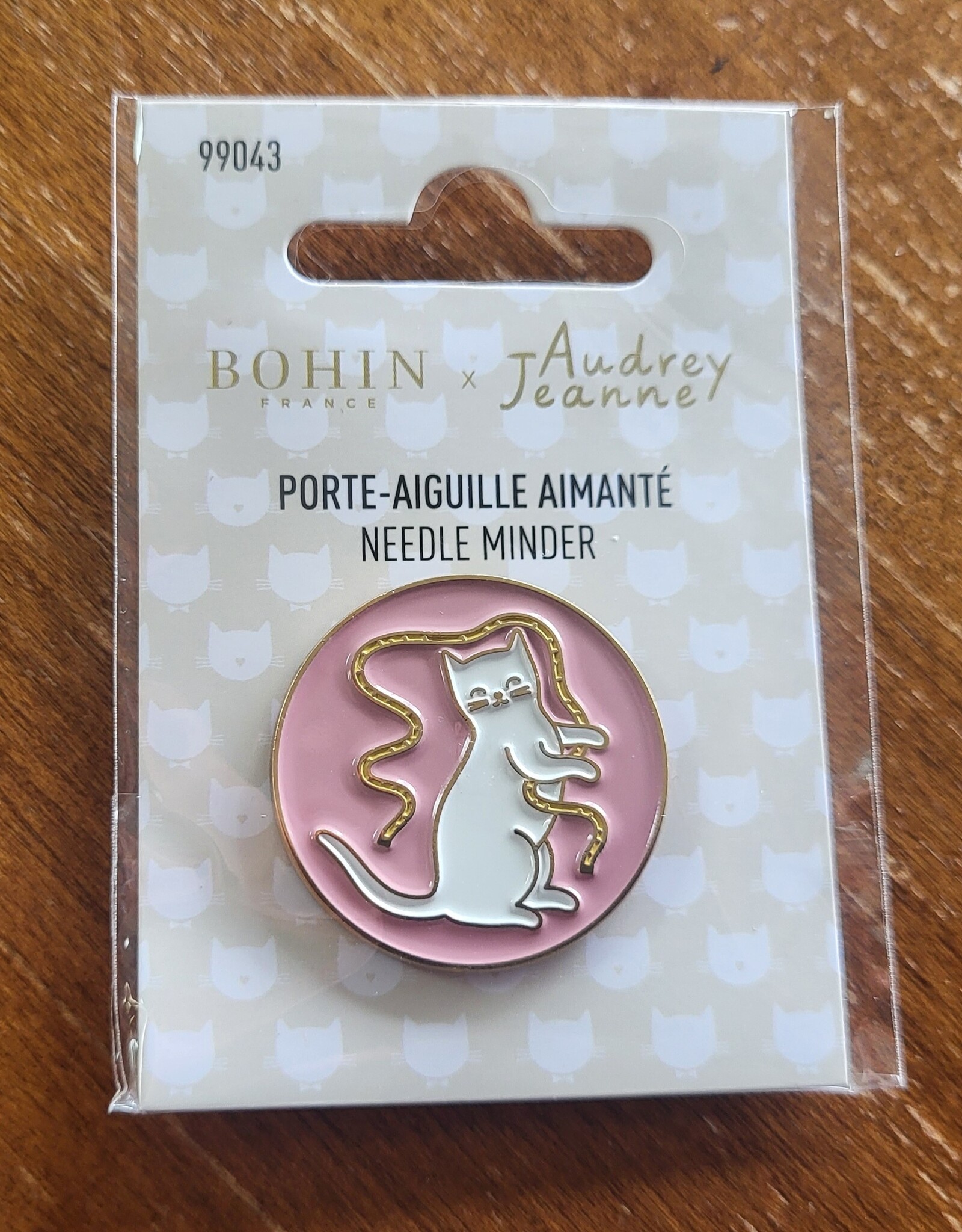 Bohin Audrey Jeanne needle minder Cat #2