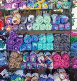 Universal Yarn Maman