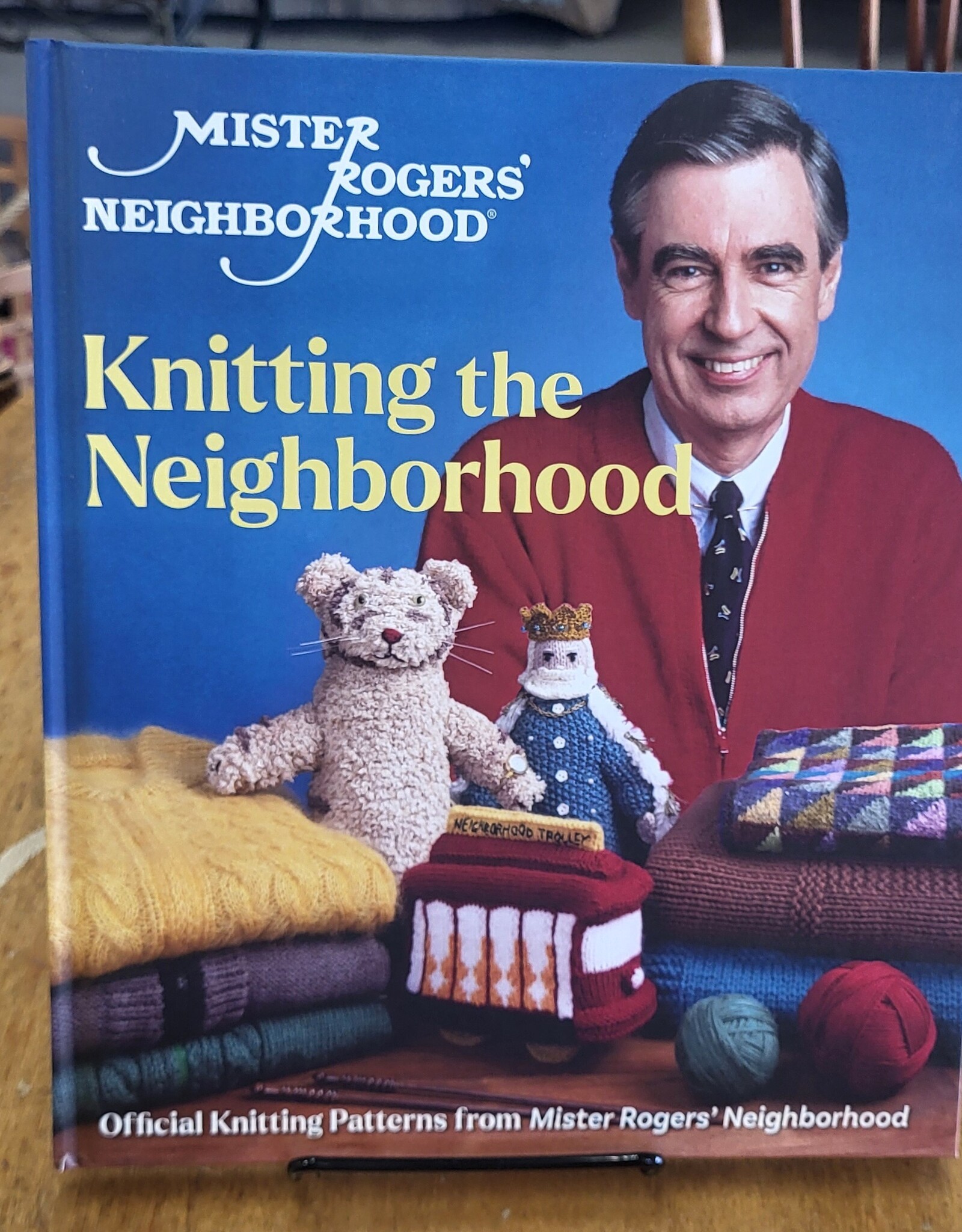 Sixth & Spring Books Mister Rogers' Neighborhood: Knitting the Neighborhood