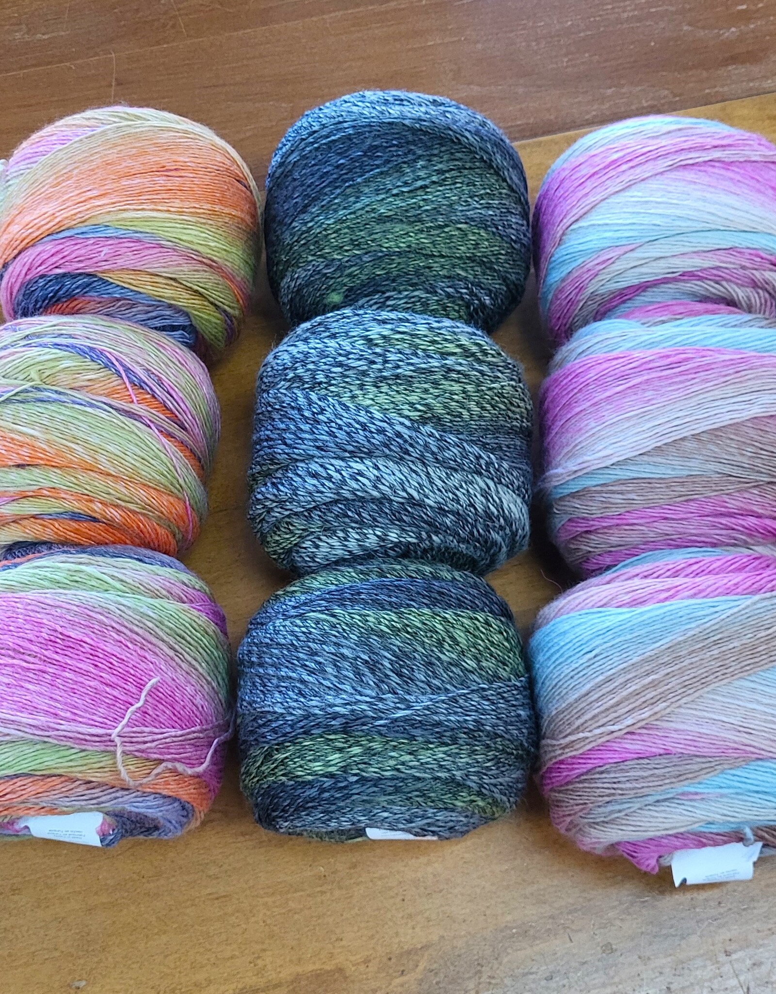 Universal Yarn Colorburst