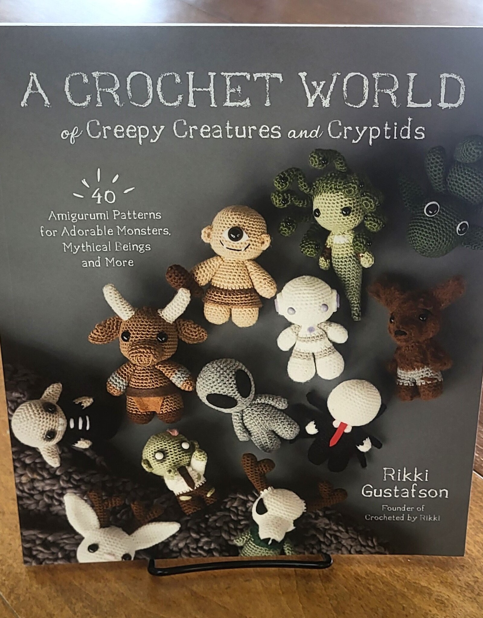 Page Street Press A Crochet World of Creepy Creatures and Cryptids