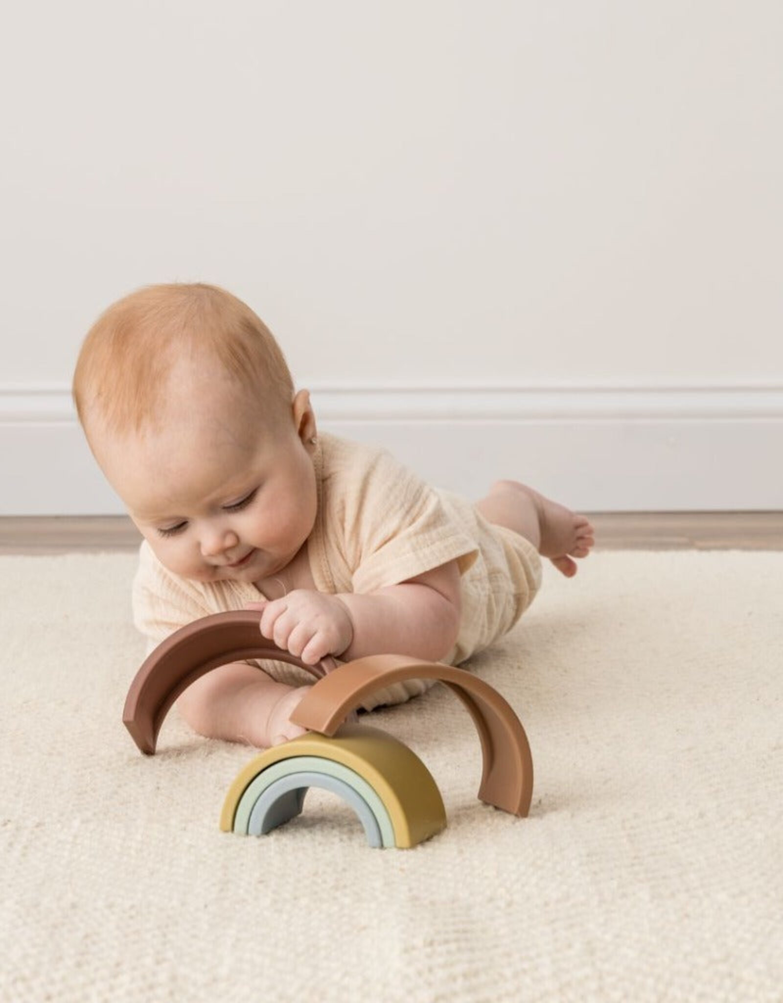 Itzy Ritzy Rainbow Stacking Toy