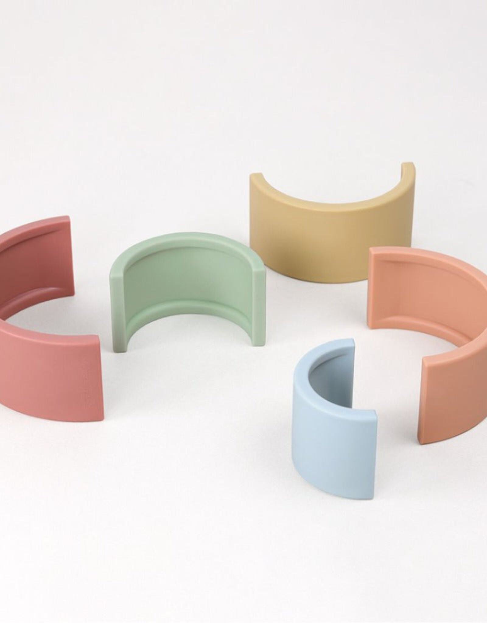 Itzy Ritzy Rainbow Stacking Toy