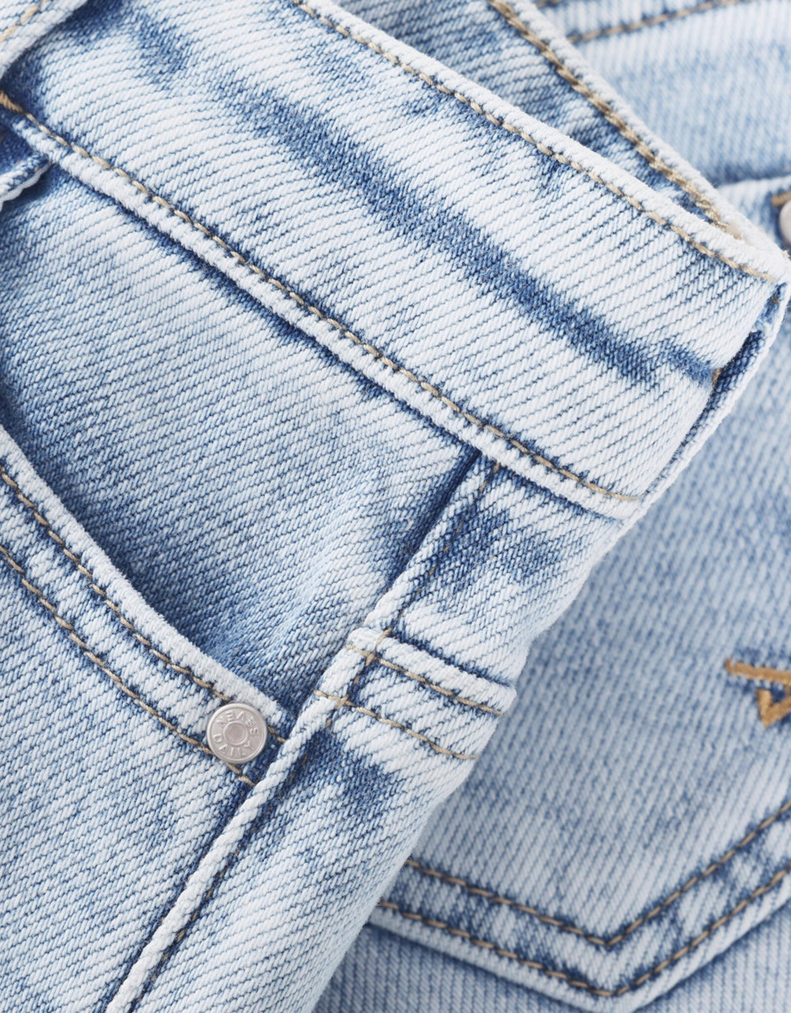 Daily Seven SP26 G Heart Denim Shorts